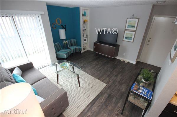 Blanco and West Avenue near Churchill HS Apartments Blanco Rd, San