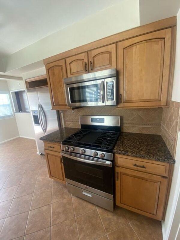 626 N Sparks St - Photo 5 of 20