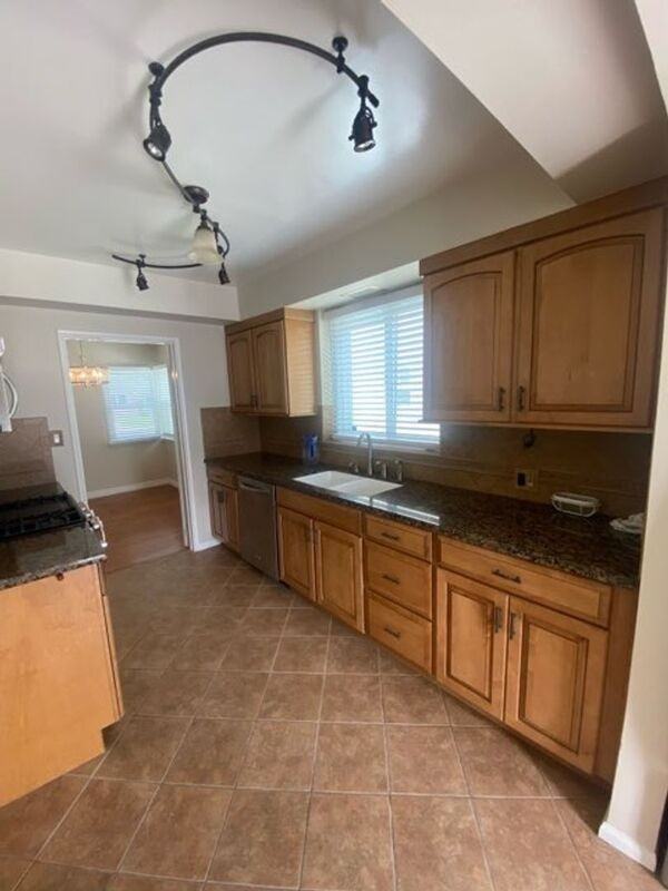 626 N Sparks St - Photo 6 of 20