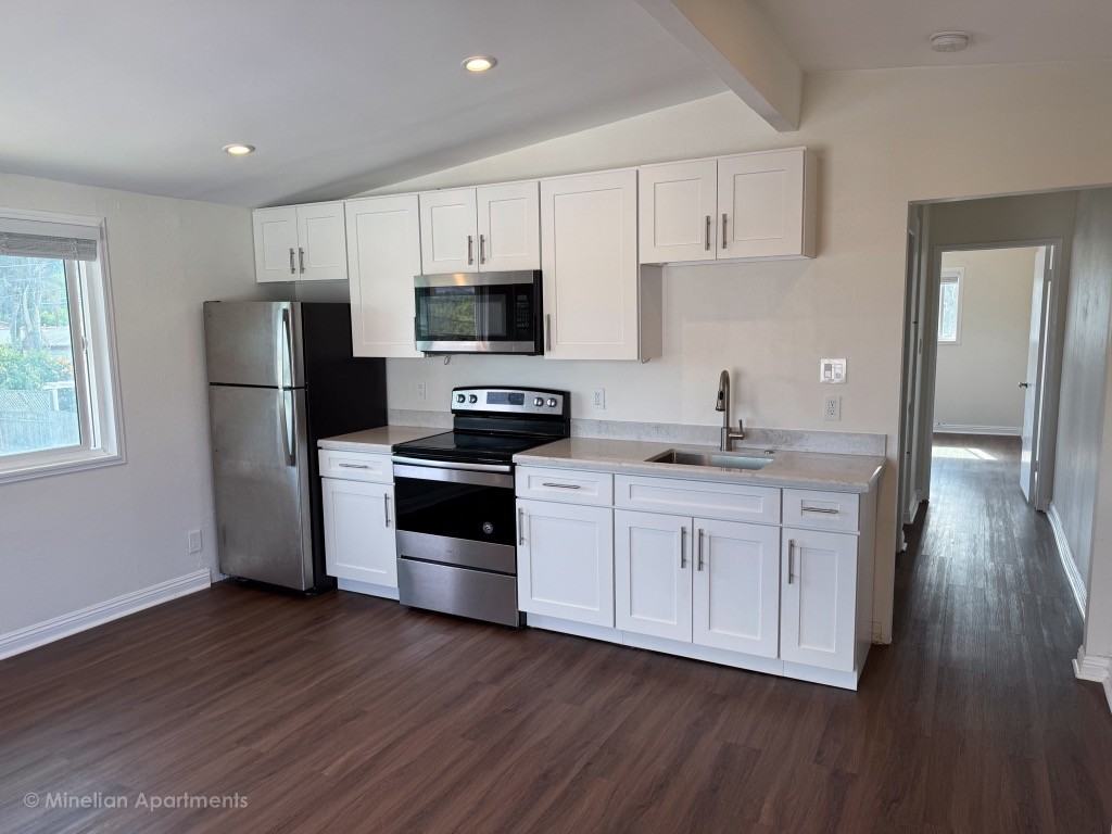 1813 12th St #G - Photo 6 of 12