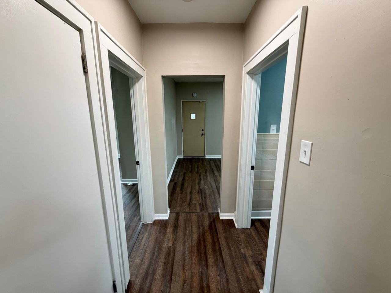 871 Horton St - Photo 3 of 23