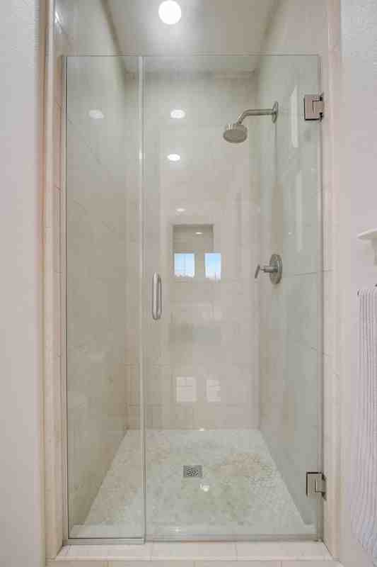 112 Evandale Ave - Photo 4 of 43
