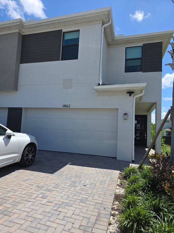 14162 Sw Thorens Dr - Photo 2 of 4