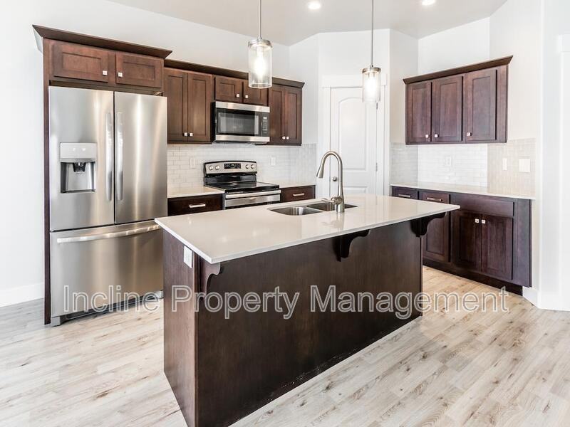 4863 W Spire Way - Photo 3 of 15