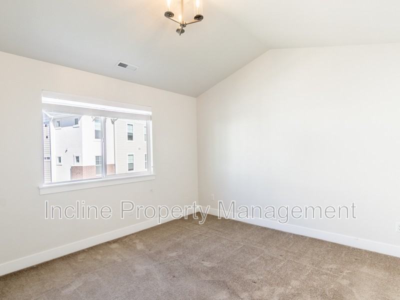 4863 W Spire Way - Photo 7 of 15