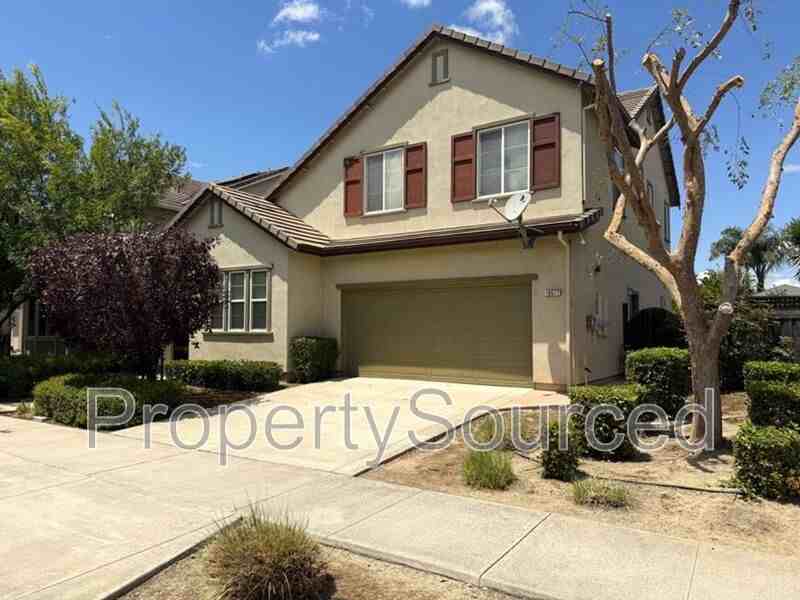 18517 Admiral Way - Photo 2 of 50