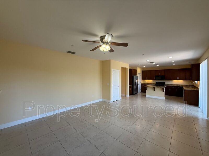 18517 Admiral Way - Photo 6 of 50