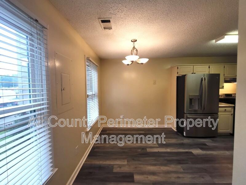 8078 Woodlake Dr - Photo 3 of 16