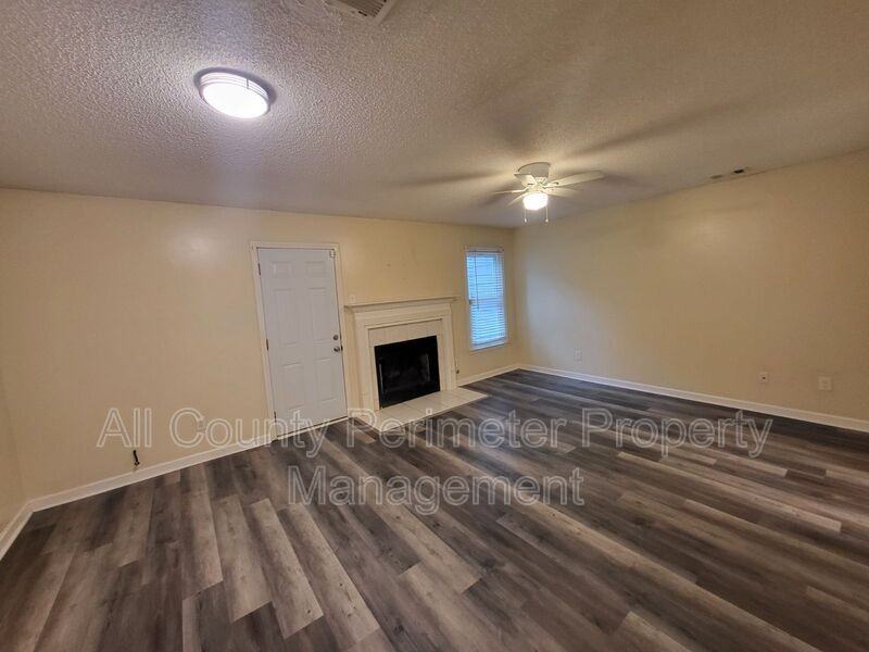 8078 Woodlake Dr - Photo 6 of 16
