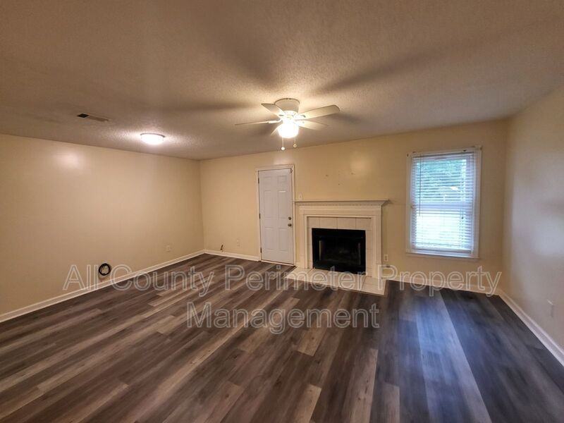 8078 Woodlake Dr - Photo 7 of 16