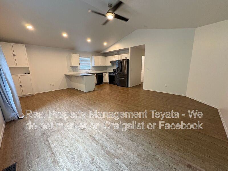 3129 Arbor St - Photo 3 of 26
