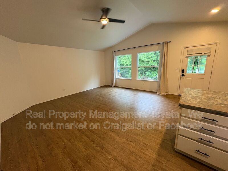 3129 Arbor St - Photo 4 of 26
