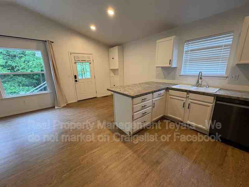 3129 Arbor St - Photo 5 of 26