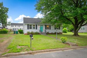 featured image of 3411 Oxnard Rd