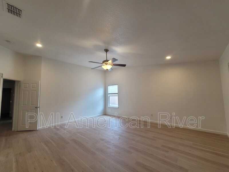 4405 Dusham Cir - Photo 4 of 16