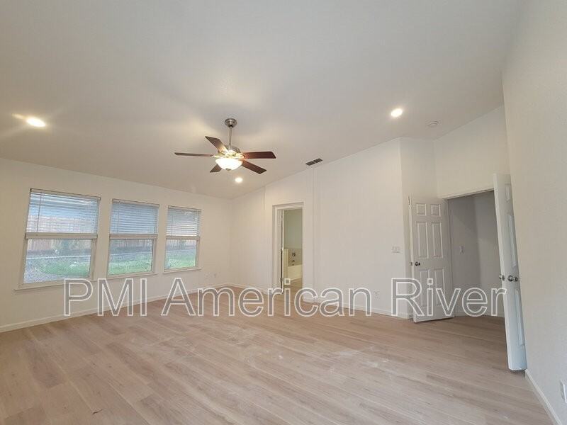 4405 Dusham Cir - Photo 6 of 16