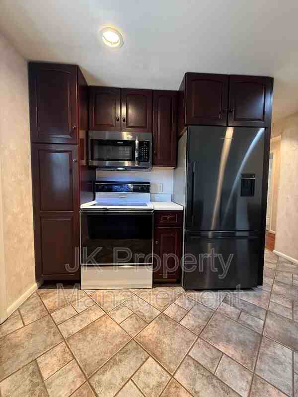 921 Avenue B Nw - Photo 4 of 35
