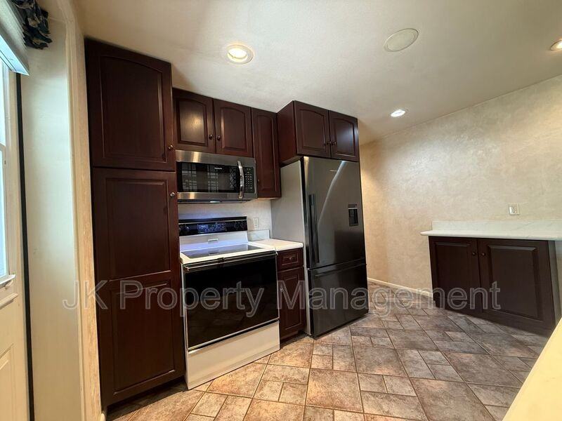 921 Avenue B Nw - Photo 5 of 35