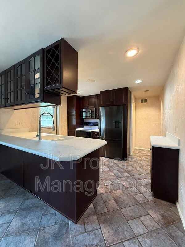 921 Avenue B Nw - Photo 7 of 35