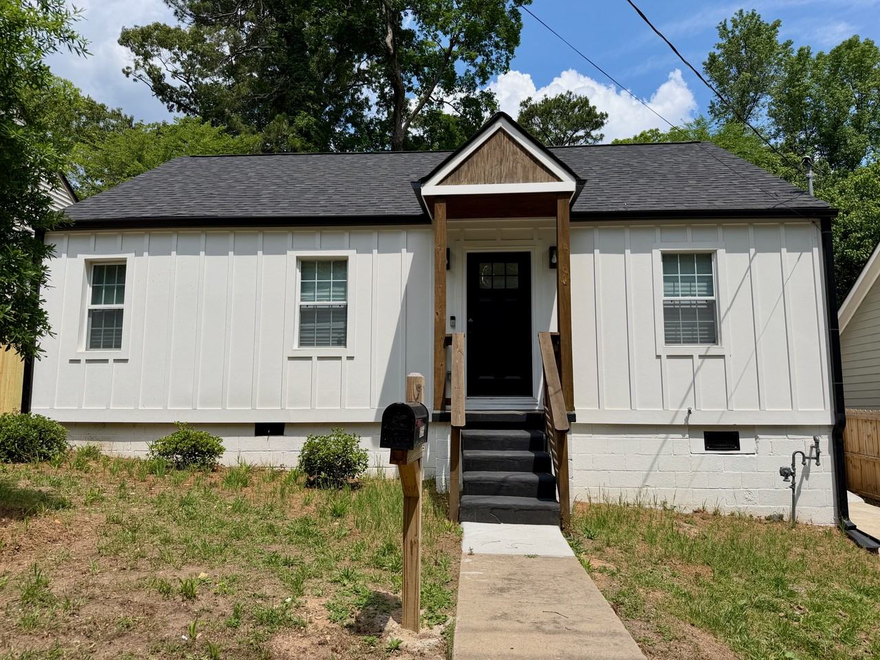 1255 Campbellton Rd Sw - Photo 2 of 40