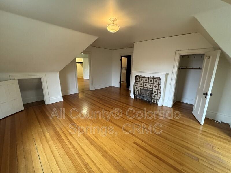 1238 Wood Ave #4 - Photo 3 of 22