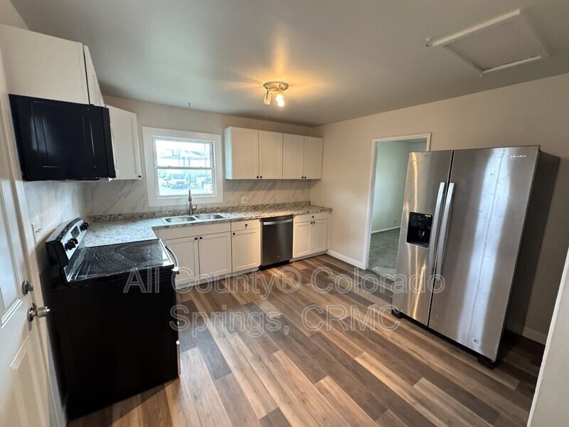 1316 Harrison Rd - Photo 7 of 17