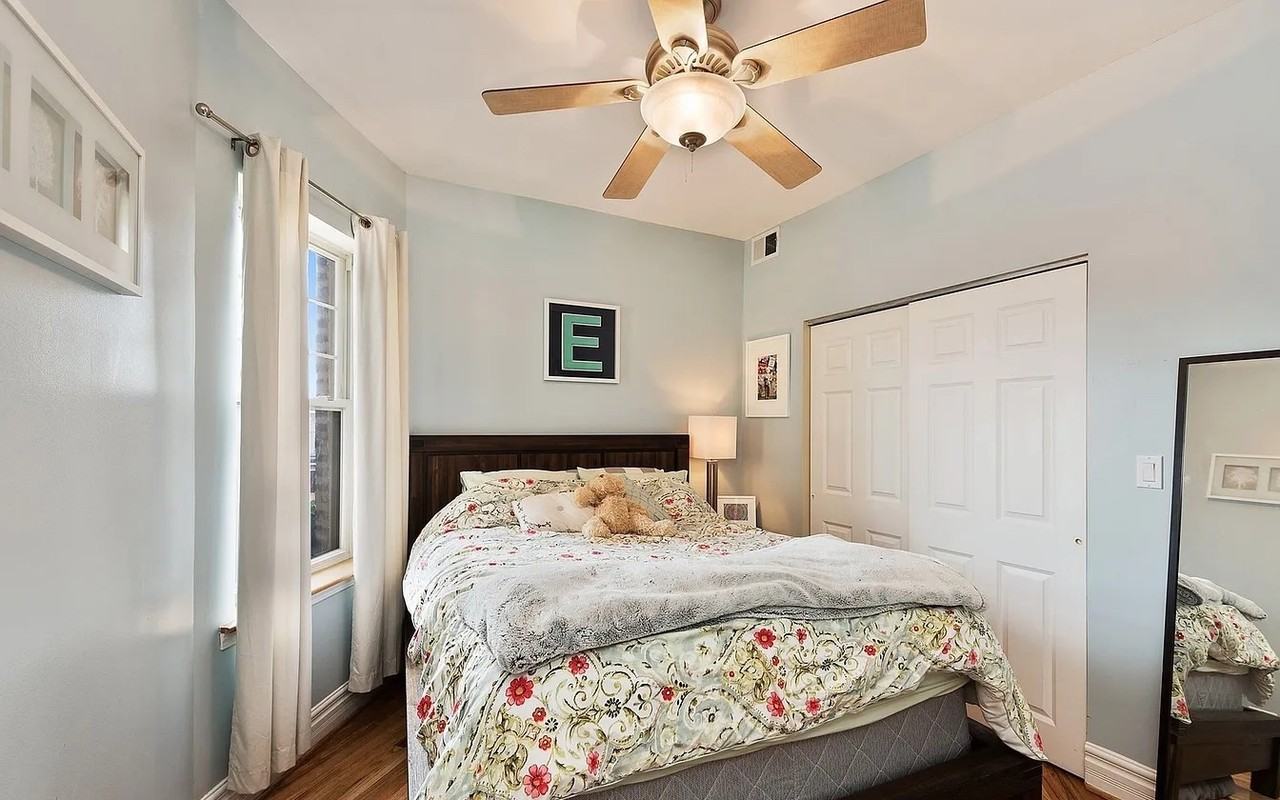 3221 N California Ave #2 - Photo 4 of 11