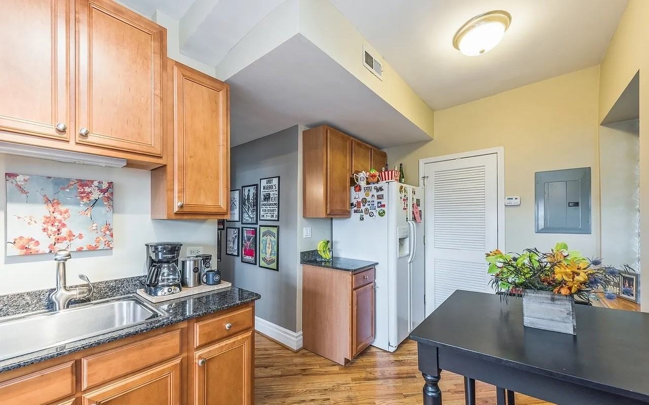 3221 N California Ave #2 - Photo 6 of 11