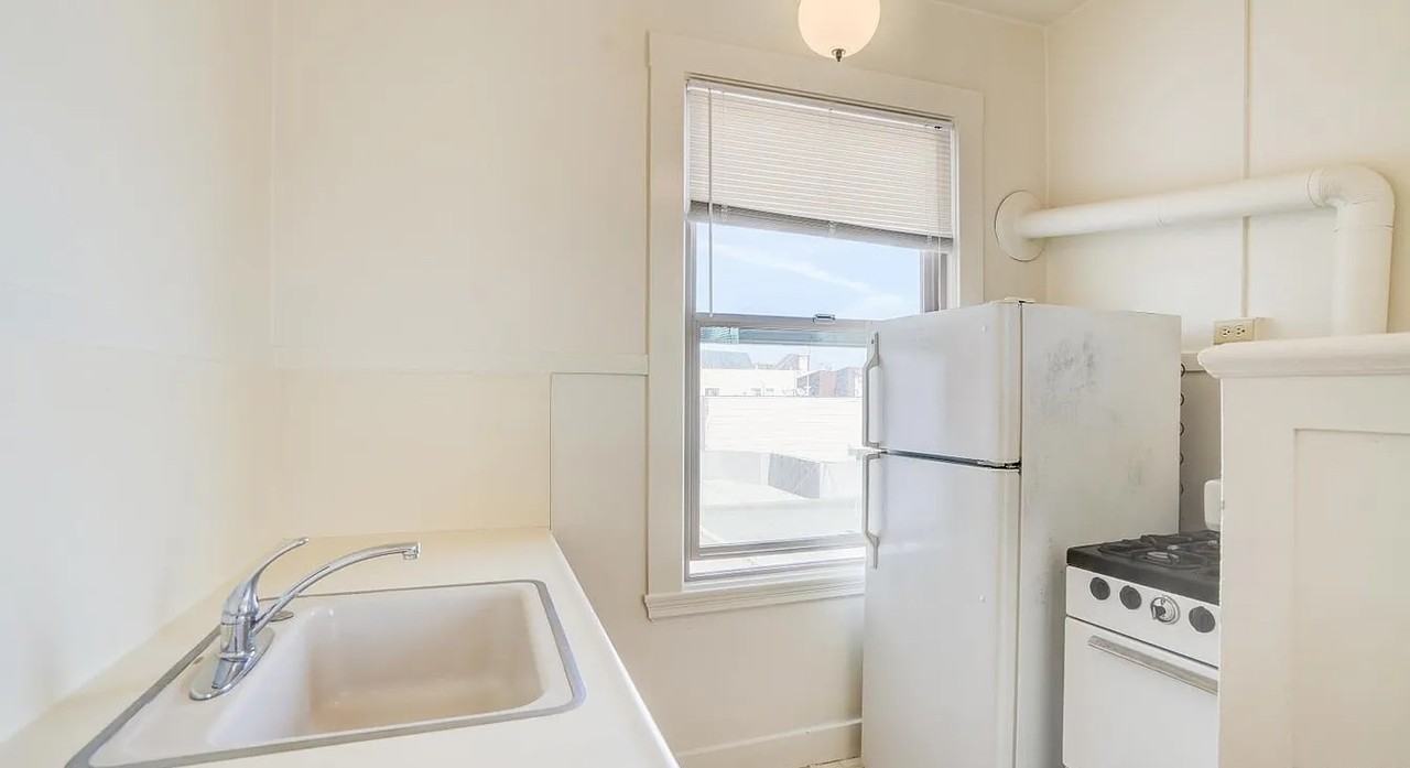1734 Greenwich St #4 - Photo 4 of 11