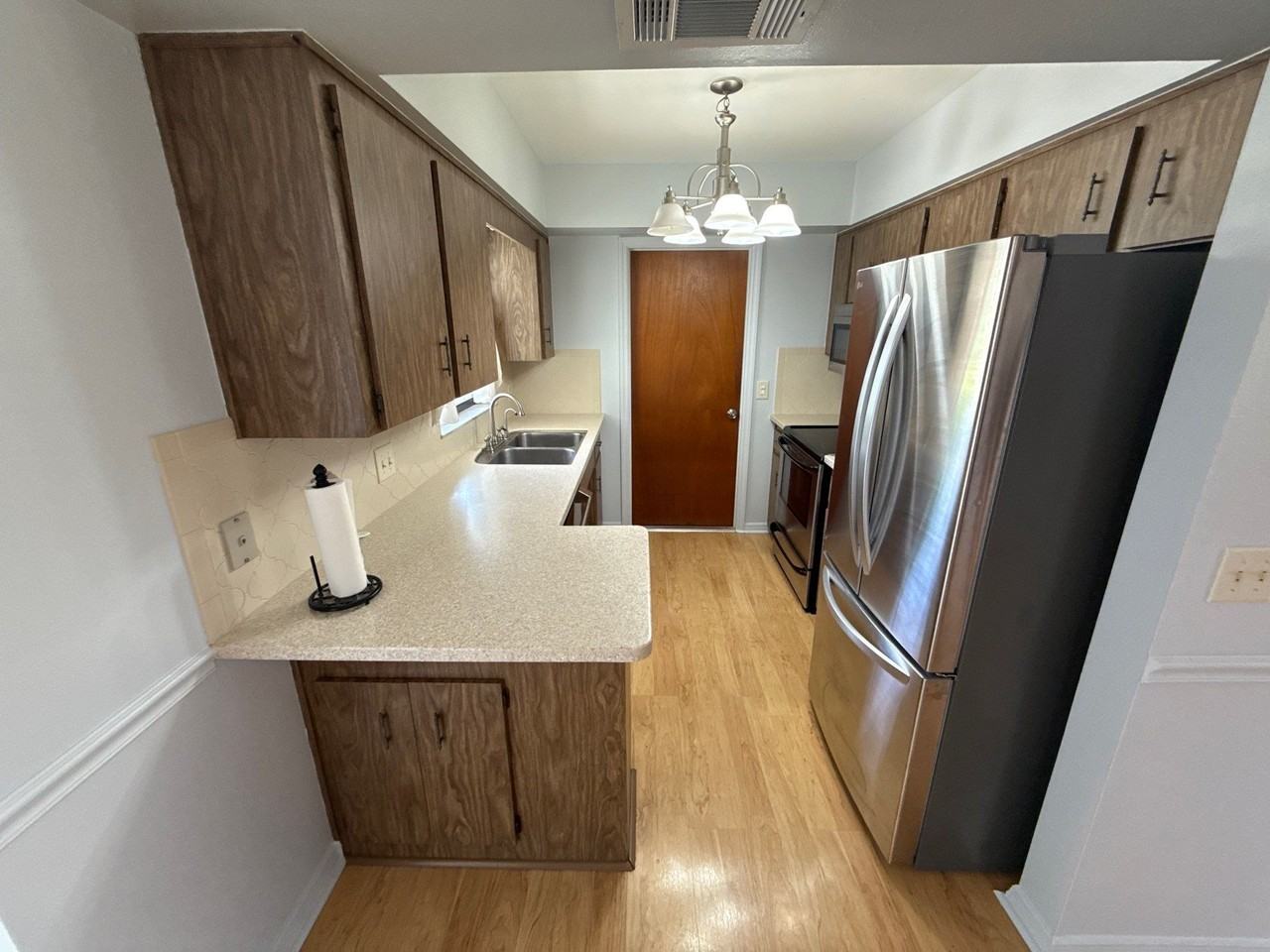 8215 W Cecil Ln - Photo 5 of 23
