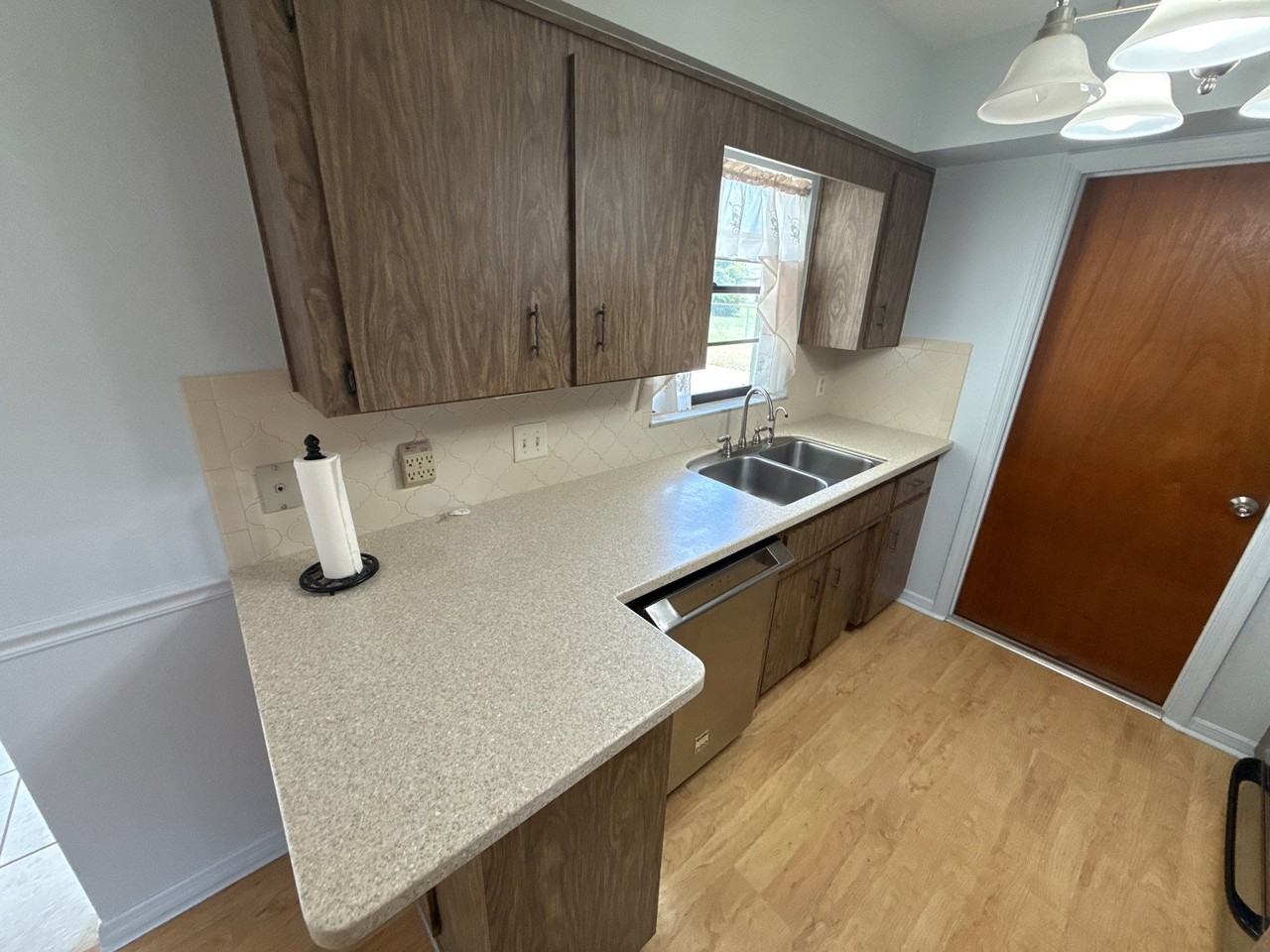 8215 W Cecil Ln - Photo 6 of 23