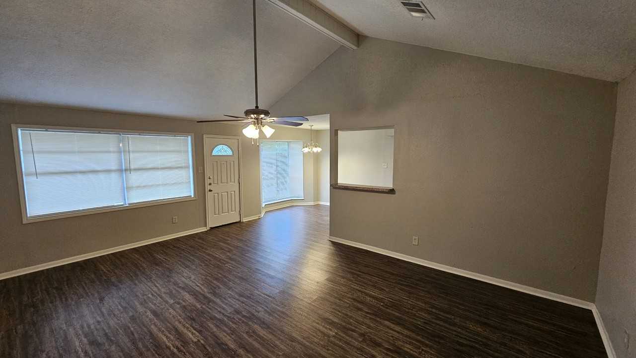1404 Cactus St - Photo 6 of 25