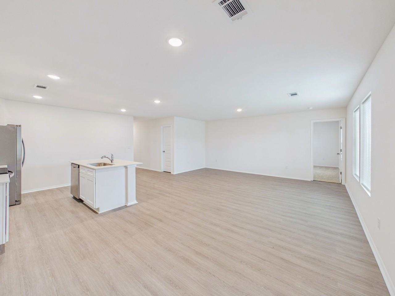 17 Vineyard Dr - Photo 3 of 20