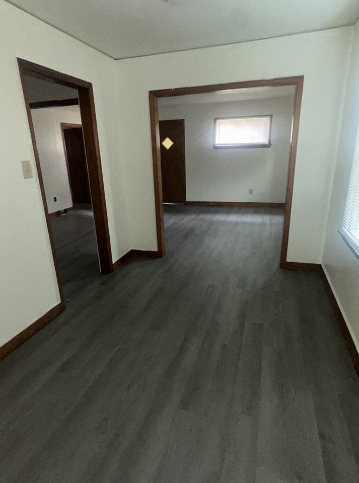 2751 Henley Dr - Photo 3 of 6