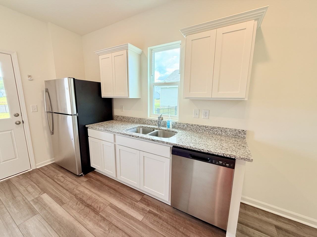 579 Castillo Dr - Photo 7 of 26