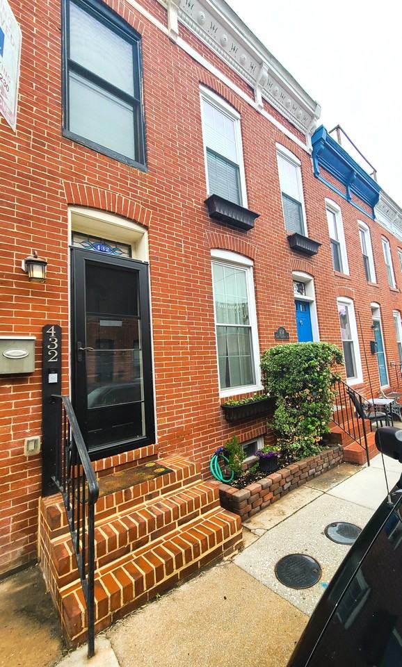432 E Clement St - Photo 2 of 23