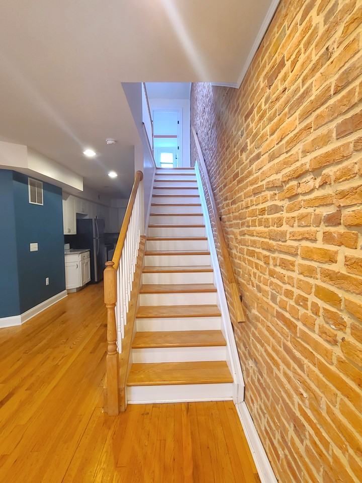 432 E Clement St - Photo 3 of 23