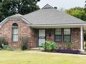 715 Ayers St - Photo 1 of 1