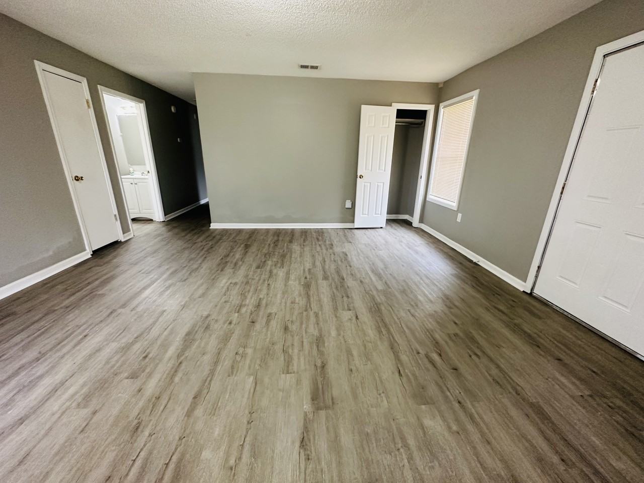 715 Ayers St - Photo 3 of 13