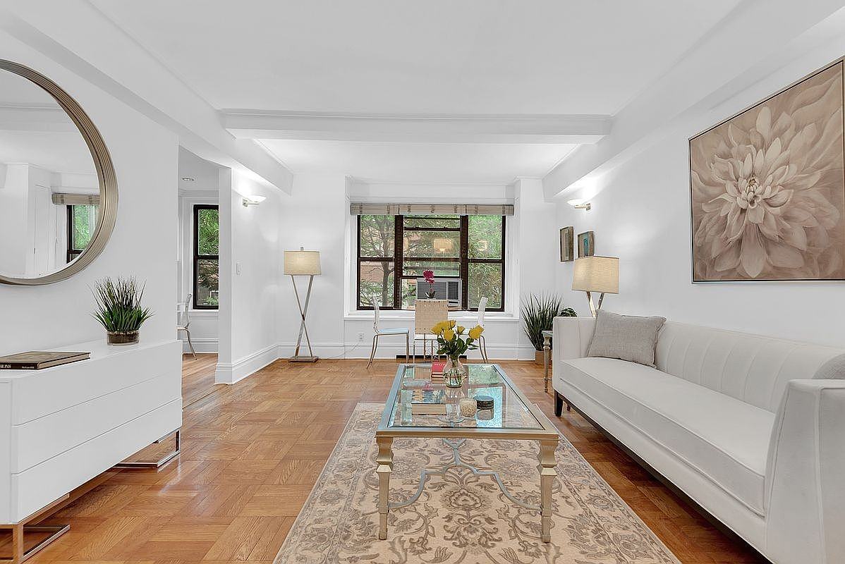 35 W 92nd St #2D - Photo 2 of 7