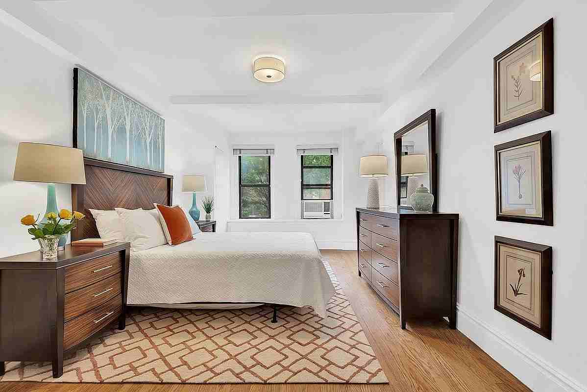 35 W 92nd St #2D - Photo 4 of 7