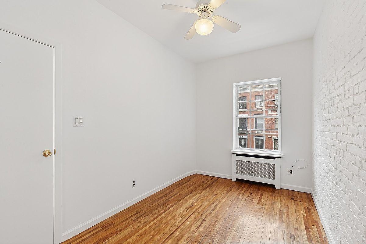39 W 83rd St #9 - Photo 2 of 5