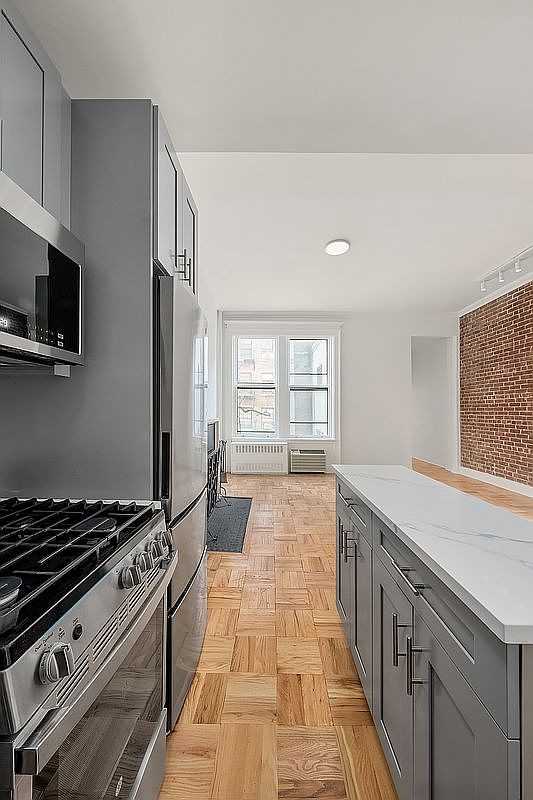 62 W 87th St #2R - Photo 3 of 8