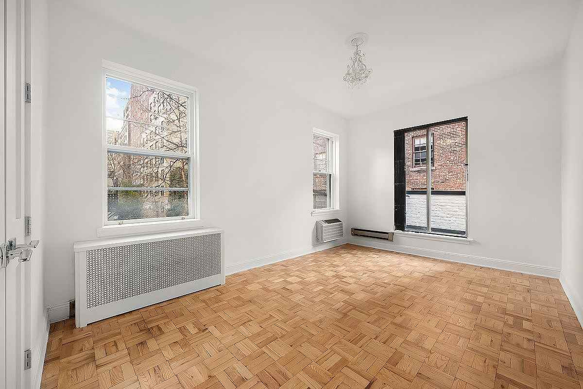 62 W 87th St #2R - Photo 5 of 8