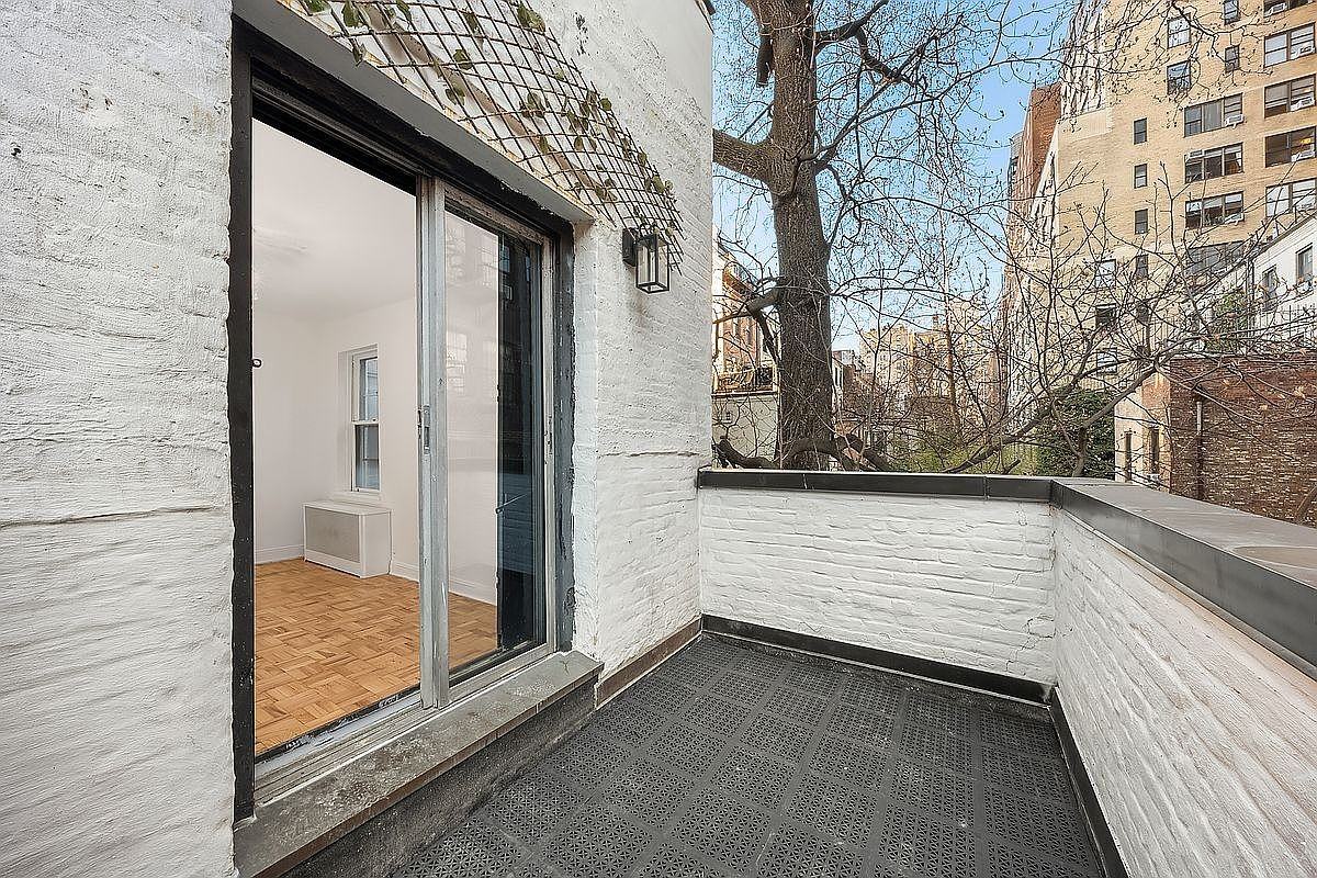 62 W 87th St #2R - Photo 6 of 8