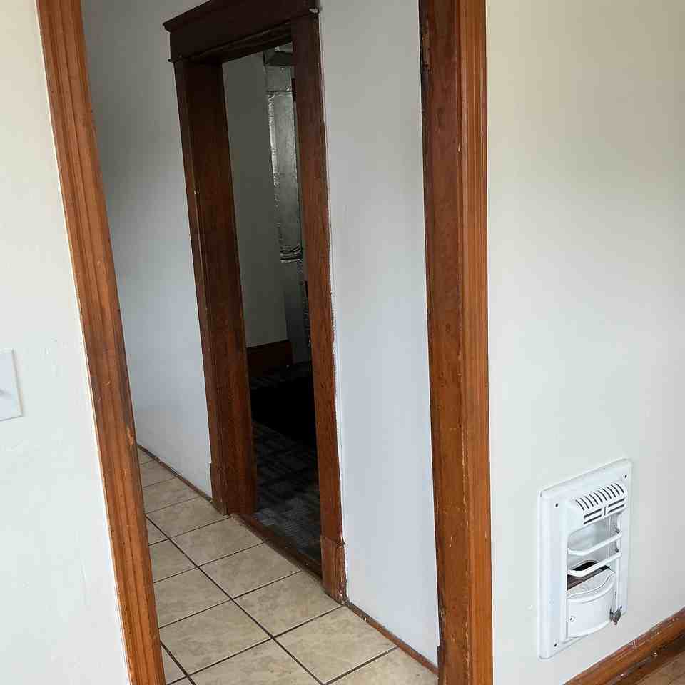 102 Hunt Ave - Photo 2 of 31