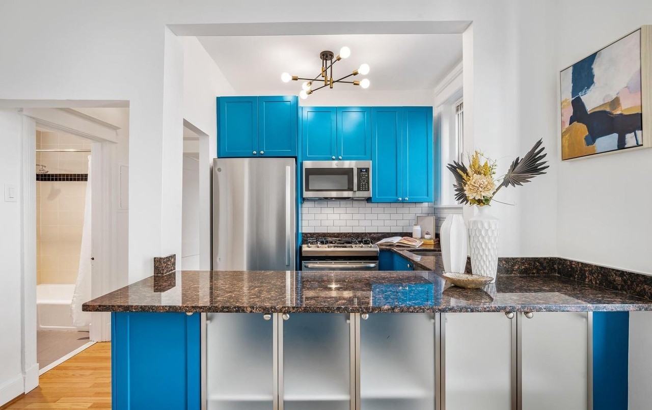 2010 Kalorama Rd Nw #404 - Photo 5 of 16