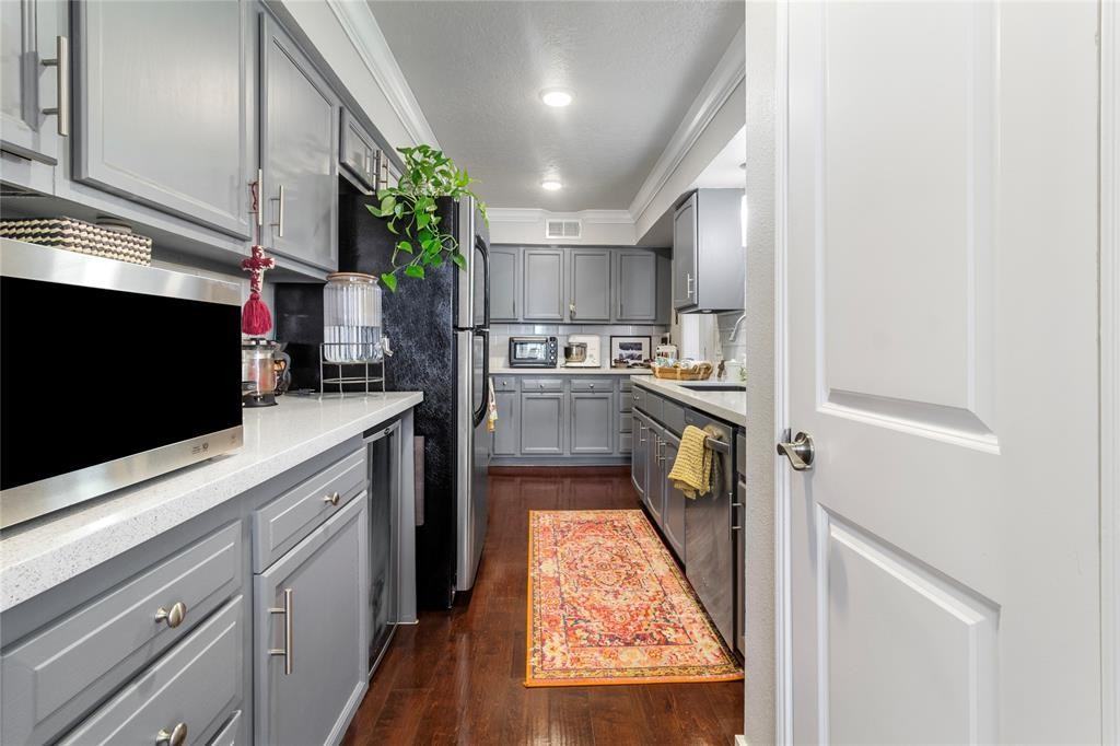 355 N Post Oak Ln #738 - Photo 4 of 14