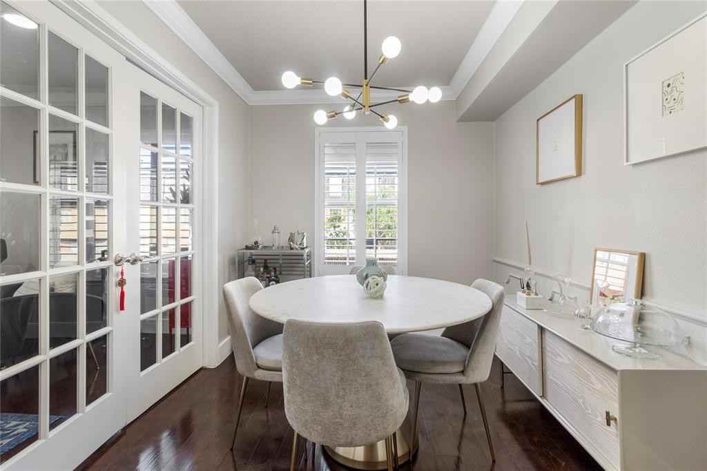 355 N Post Oak Ln #738 - Photo 7 of 14