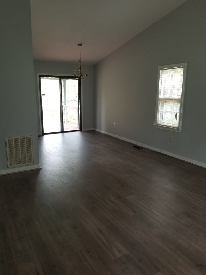 7417 Noble Ave - Photo 2 of 10